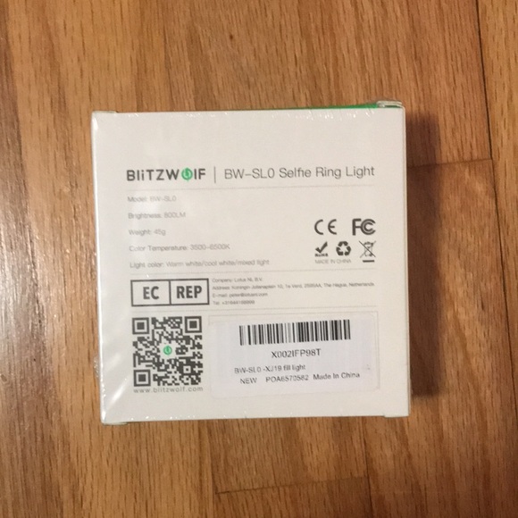 White Blitzwolf Selfie Light. Brand new never opened - Picture 2 of 3